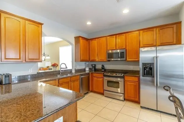 Ev (7755 Windsor Hills)