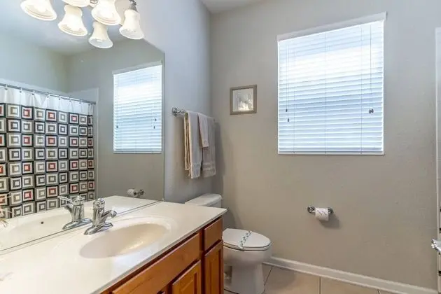 Ev (7755 Windsor Hills)