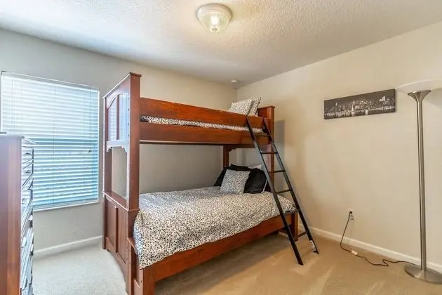 Ev (7755 Windsor Hills)