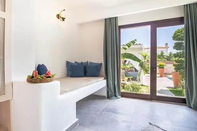 Swim Up Deluxe Oda, Havuz Manzaralı, Ortak Havuzlu