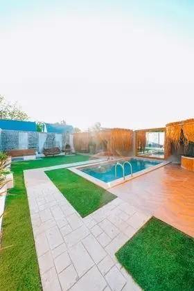 Bungalow 2+1 Oda, Bahçe Manzaralı, Isıtmalı Özel Havuzlu