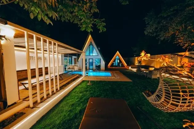 Deluxe Bungalow 3+1, Havuz veya Bahçe Manzaralı, Isıtmalı Özel Havuzlu