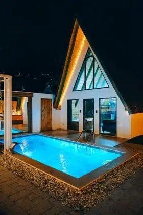 Deluxe Bungalow 3+1, Havuz veya Bahçe Manzaralı, Isıtmalı Özel Havuzlu