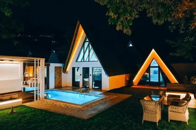 Deluxe Bungalow 3+1, Havuz veya Bahçe Manzaralı, Isıtmalı Özel Havuzlu