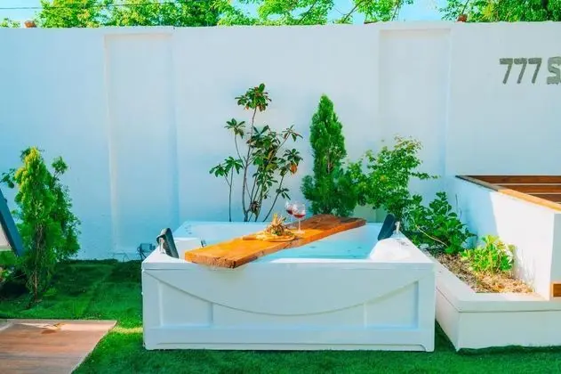 Deluxe Bungalow 3+1, Havuz veya Bahçe Manzaralı, Isıtmalı Özel Havuzlu