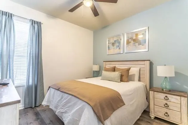 Ev (7812 Windsor Hills)