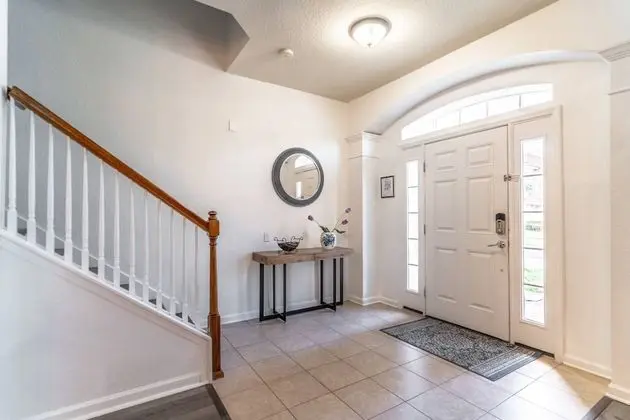 Ev (7812 Windsor Hills)