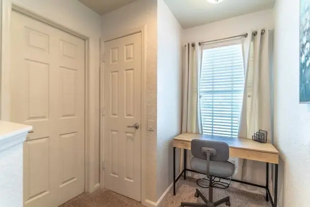 Ev (7812 Windsor Hills)