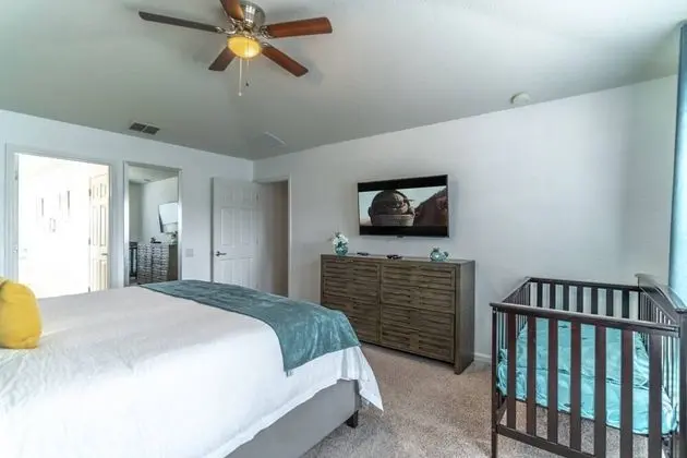 Ev (7812 Windsor Hills)