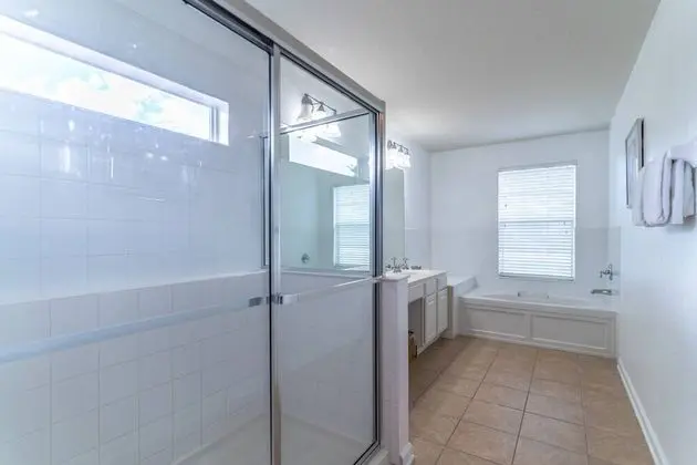 Ev (7812 Windsor Hills)