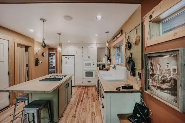 Family Ev (3 Bedrooms)