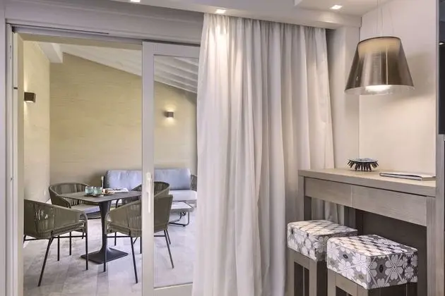 Oda, 1 En Büyük (King) Boy Yatak, Havuz Manzaralı