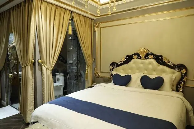 Deluxe Tek Büyük Yataklı Oda