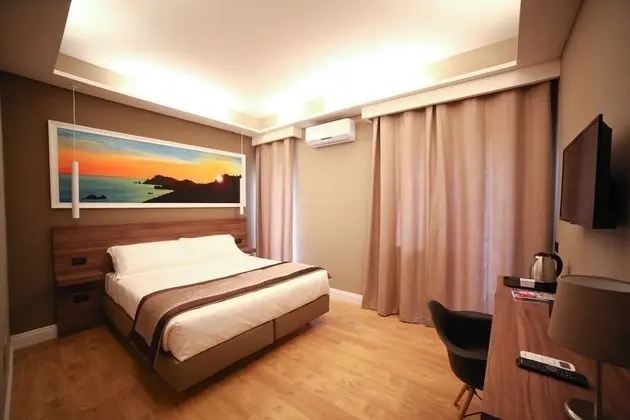 Deluxe Tek Büyük veya İki Ayrı Yataklı Oda, Balkon