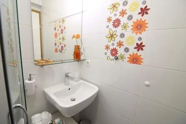 Comfort Apart Daire, Banyolu/Duşlu, Bahçe Manzaralı (Apartma )