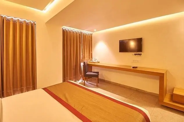 Deluxe Tek Büyük Yataklı Oda