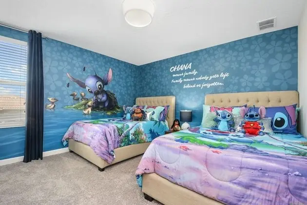 Villa (Ultimate 8 Bed 5 Bath Champions Gate )