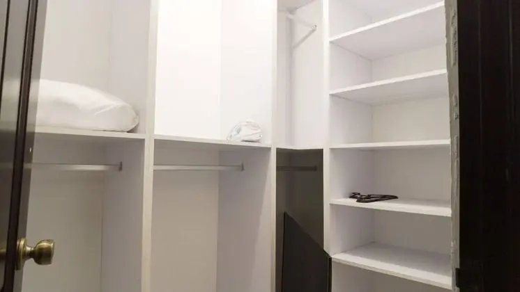 Apart Daire, Birden Çok Yatak Odası, Sigara İçilebilir, Balkon