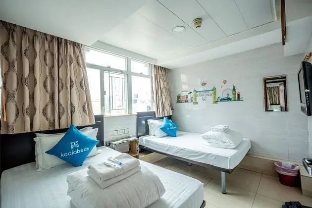 Deluxe Quadruple Room, Private Bathroom, City View