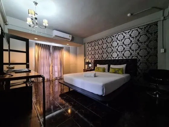 Deluxe Double Room with Private Bathroom
