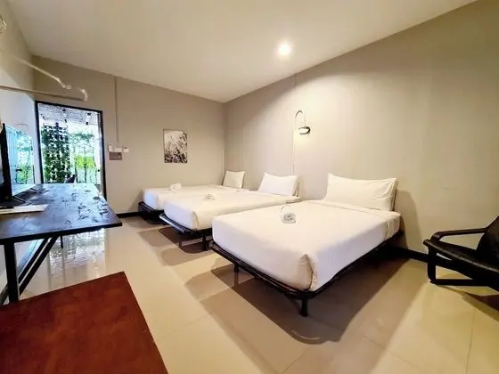 Triple 3 Single Beds with Private Bathroom