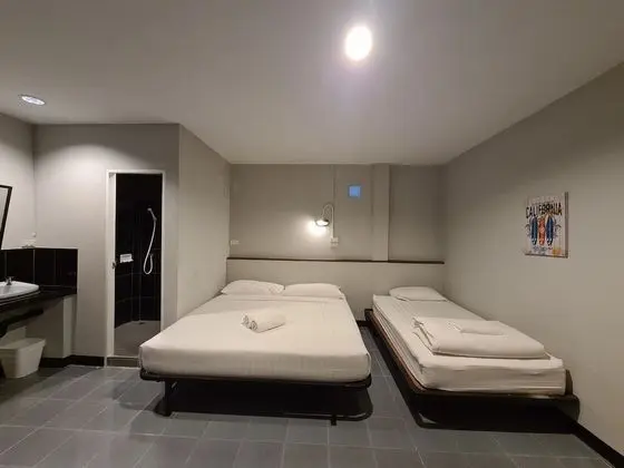Triple 3 Single Beds with Private Bathroom