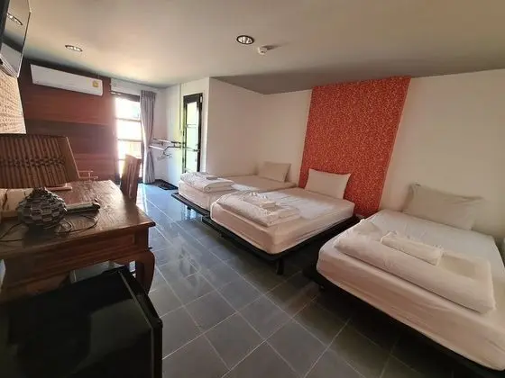 Triple 3 Single Beds with Private Bathroom