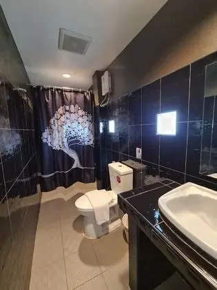 Triple 3 Single Beds with Private Bathroom