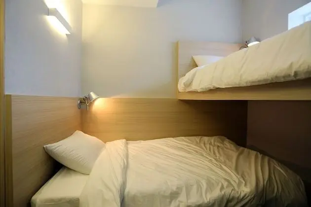 Semi-Duplex Twin