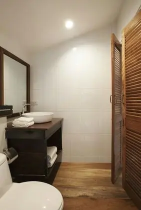 Deluxe Room Pool View