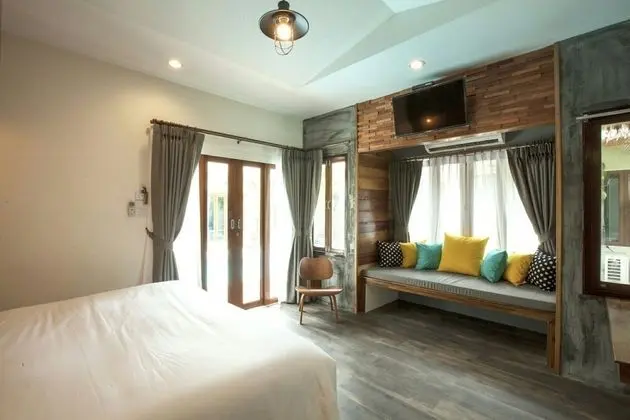 Deluxe Room Pool View
