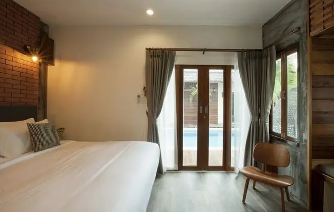 Deluxe Room Pool View