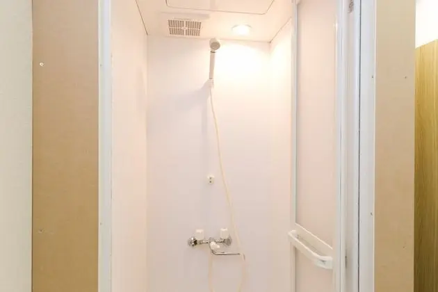 Ortak Ranzalı Oda, Sadece kadınlar için