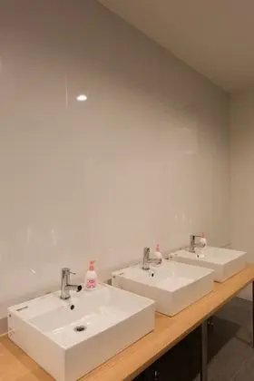 Ortak Ranzalı Oda, Sadece kadınlar için