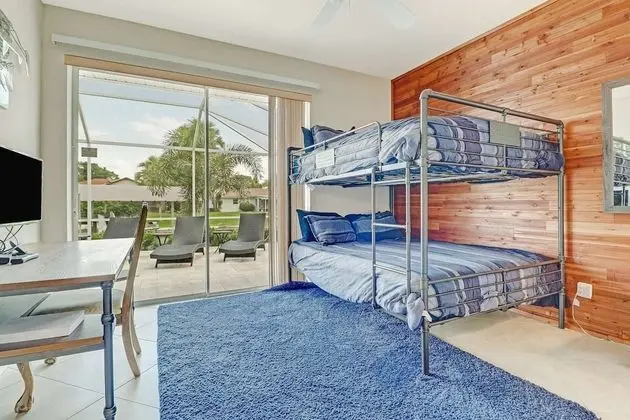 Ev (833 Monticello Ct)