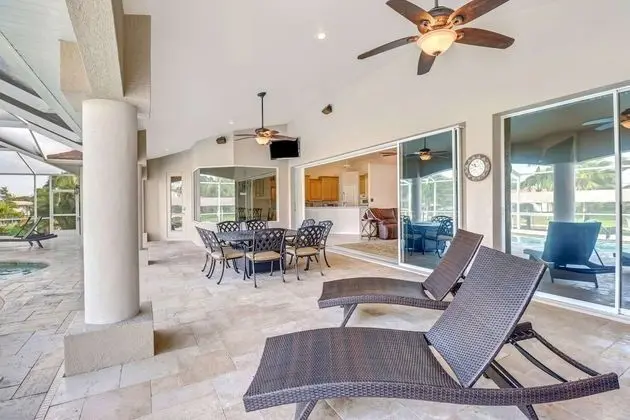 Ev (833 Monticello Ct)
