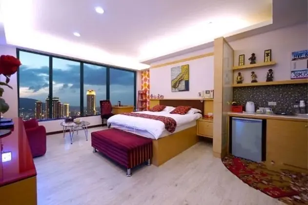 Tek Büyük Yataklı Oda (with Street View)