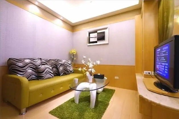 Tek Büyük Yataklı Oda (with Street View)