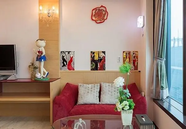 Tek Büyük Yataklı Oda (with Street View)