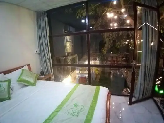 Tek Büyük Yataklı Oda, Havuz Manzaralı