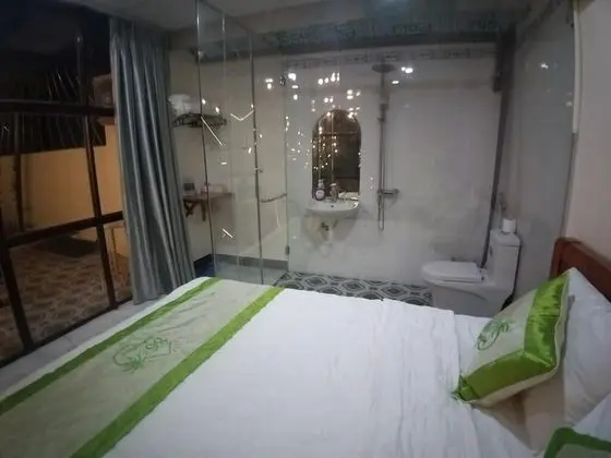 Tek Büyük Yataklı Oda, Havuz Manzaralı