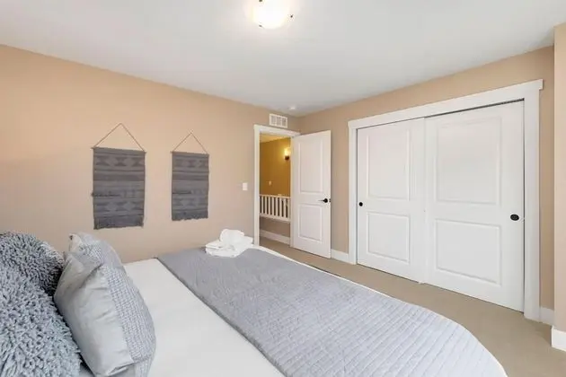 Ev, Birden Çok Yatak, Mutfak, Bahçe Manzaralı (874 Baum St. (Unit C))