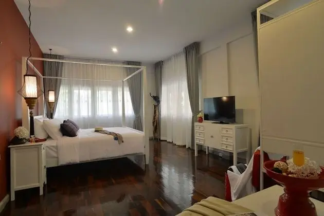 5-Bedrooms Luxury Villa with Private Pool and Garden