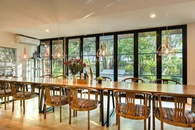 5-Bedrooms Luxury Villa with Private Pool and Garden