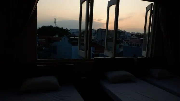 City Tek Büyük Yataklı Oda