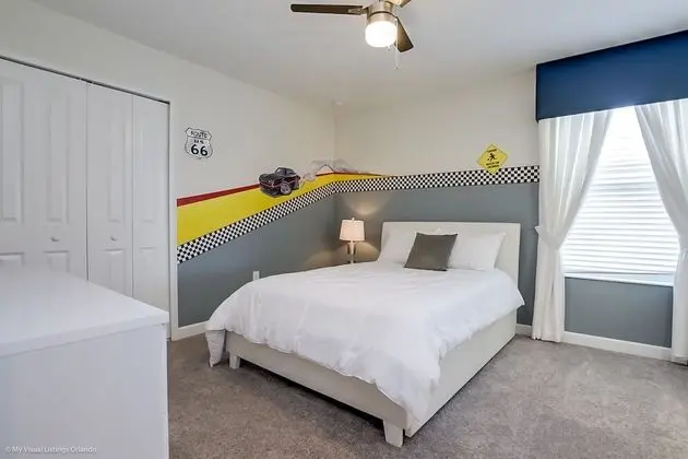 Villa (8915SD  8 Bedroom Resort Villa With G)