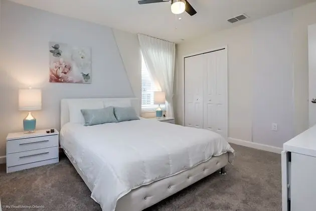 Villa (8915SD  8 Bedroom Resort Villa With G)