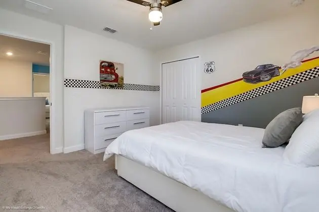 Villa (8915SD  8 Bedroom Resort Villa With G)