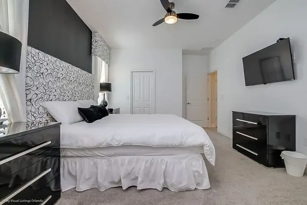 Villa (8915SD  8 Bedroom Resort Villa With G)