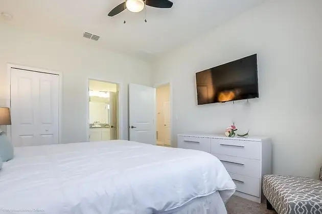 Villa (8915SD  8 Bedroom Resort Villa With G)